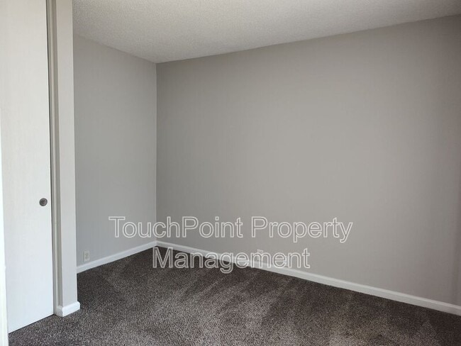 Building Photo - 7001 Stonington Ln