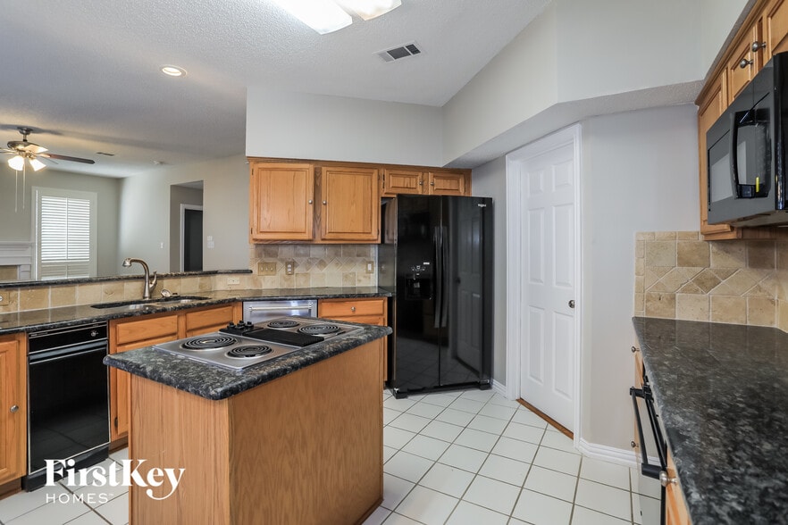 Building Photo - 311 Riverwalk Ln