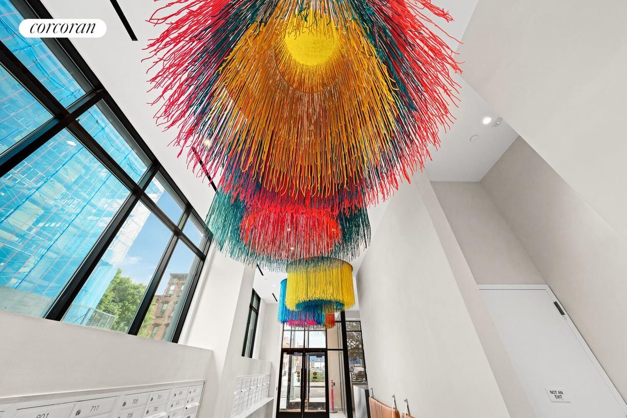 Building Photo - 733 Myrtle Ave