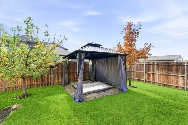 Building Photo - 5649 Salt Springs Dr