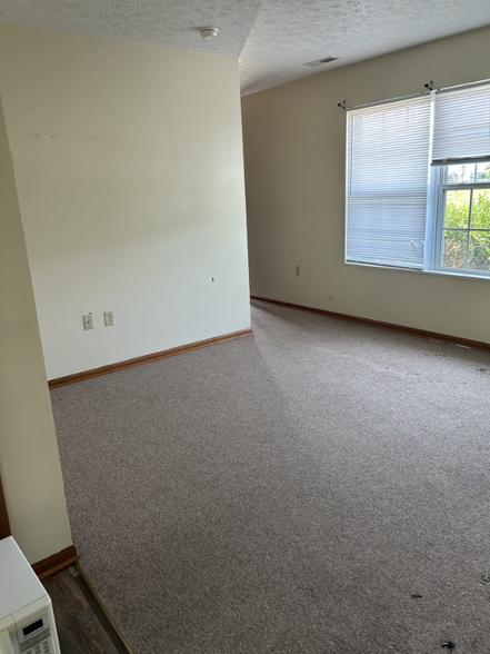 Building Photo - 100 Mineral Manor Way