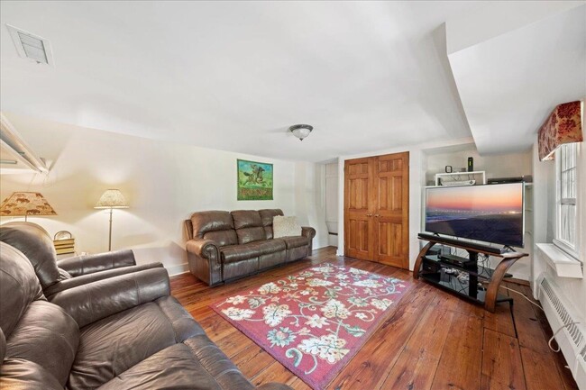Building Photo - 15 Inningwood Rd