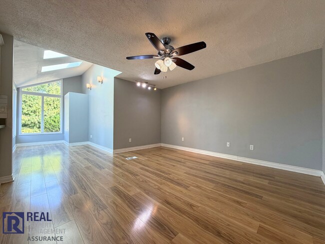Building Photo - 5470 SW 164th Ct