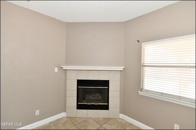 Building Photo - 7362 Luz De Dia Ct