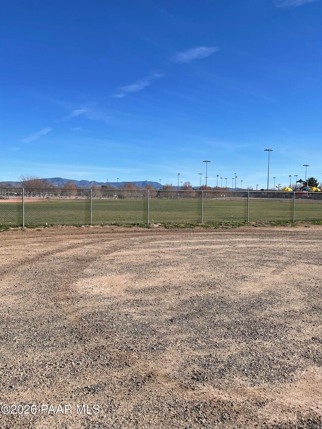 Building Photo - 1118 Helsing Rd