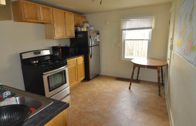 Building Photo - 917 Wall St