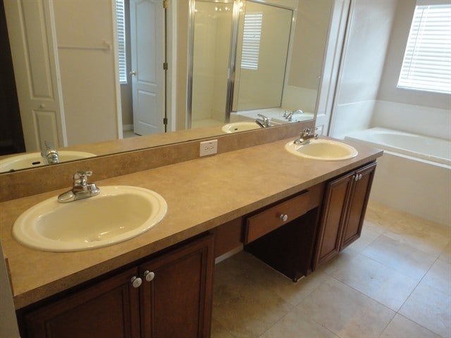 Building Photo - 15534 Lake Bella Vista Dr