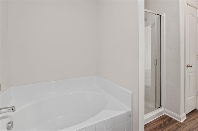 Building Photo - 3004 Cliffview Dr