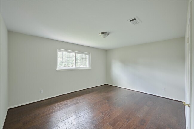 Building Photo - 12402 Stafford Springs Dr