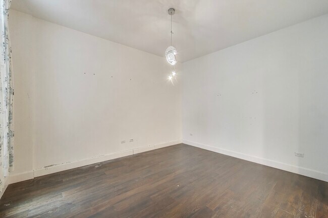 Building Photo - 36 N Carpenter St