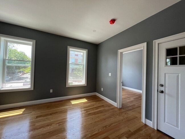 Building Photo - 4bed in Kendall Square