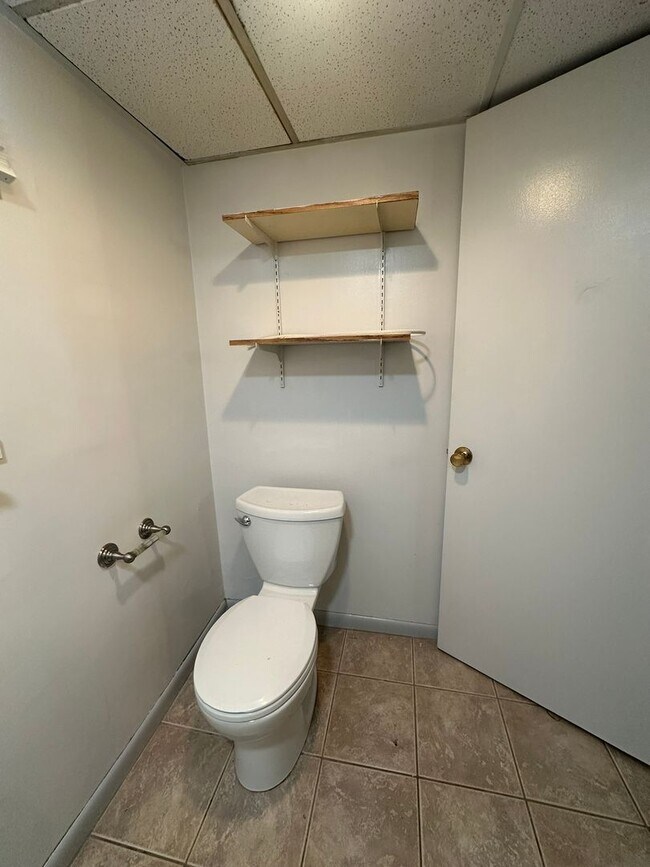 Building Photo - 3429 Quincy Ave