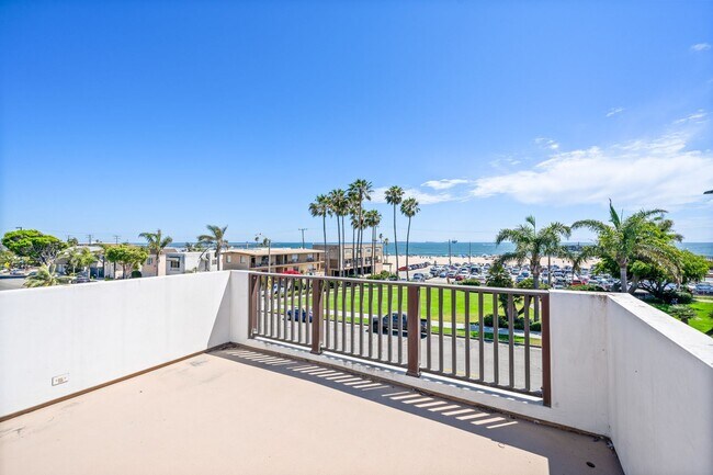 Building Photo - 913 Ocean Ave
