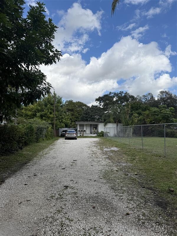 Building Photo - 6315 SW 32nd St