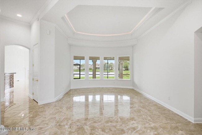 Building Photo - 743 E Dorchester Dr