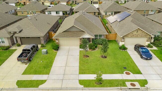 Primary Photo - 13301 Lago Acero