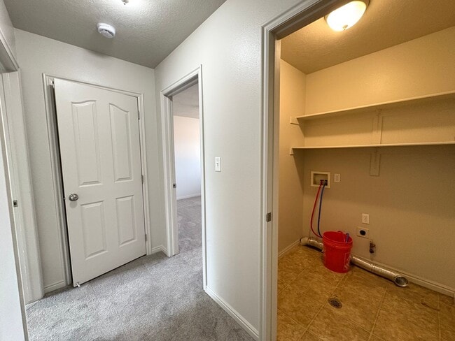 Building Photo - Clark Parkway Home