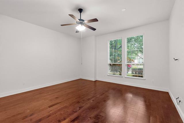 Building Photo - 16157 Meadow Spring Dr
