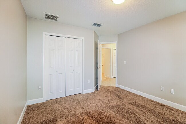 Building Photo - 5235 Greystone Dr