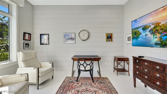 Building Photo - 739 5th Ave N