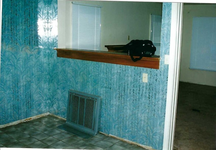 Building Photo - 2800 Roosevelt Ave