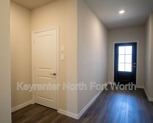 Building Photo - 2106 Dunbar Dr