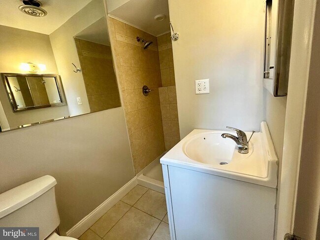 Building Photo - 287 Anderson Rd