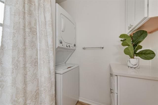 Building Photo - 3728 W Beverly Dr