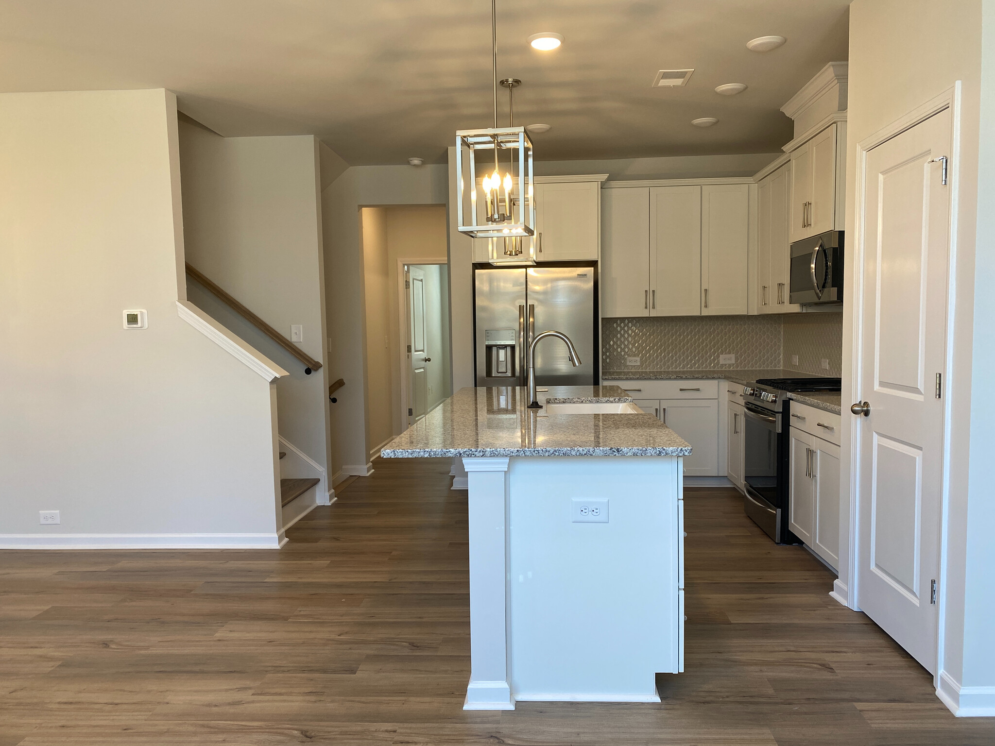 Building Photo - Room in Townhome on Statesville Ave