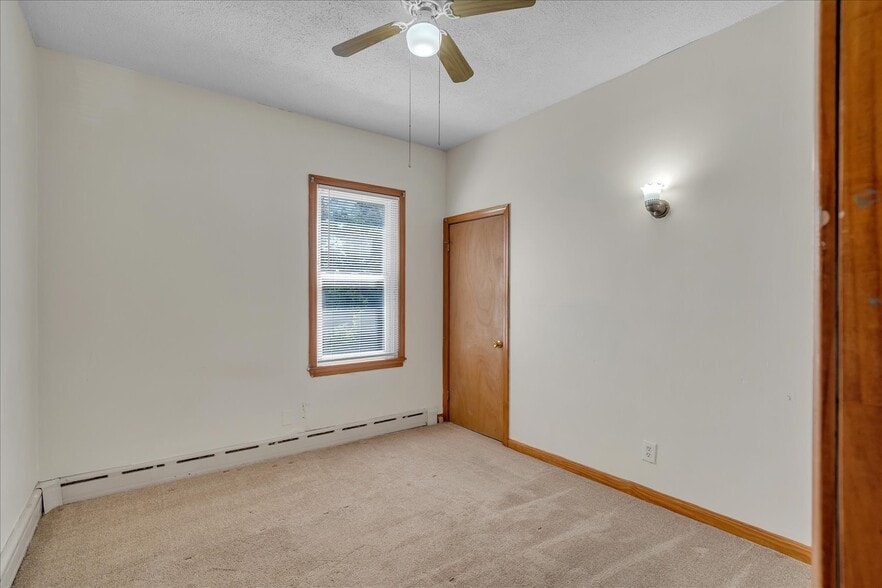 Bedroom 3 - 1 Metcalf Ave