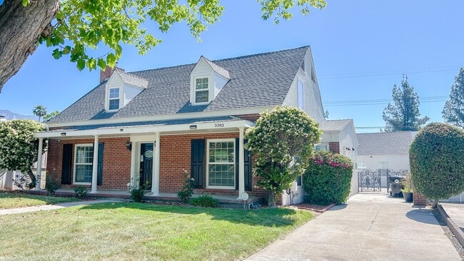 Building Photo - For rent! This charming 4-bedroom, 3-bathr...