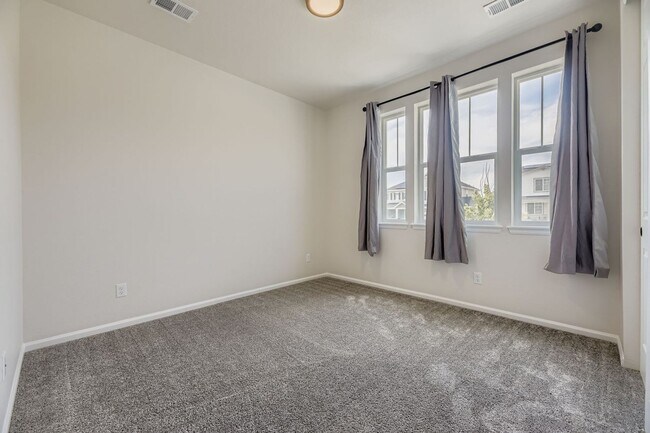 Building Photo - Beautiful 4-Bedroom Ranch Home in highly s...