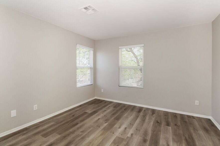 Building Photo - 13181 N Deergrass Dr