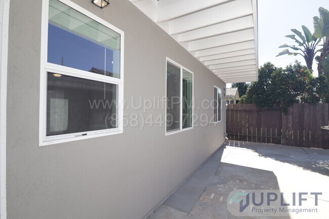 Building Photo - All new 2 bed 1 bath Duplex