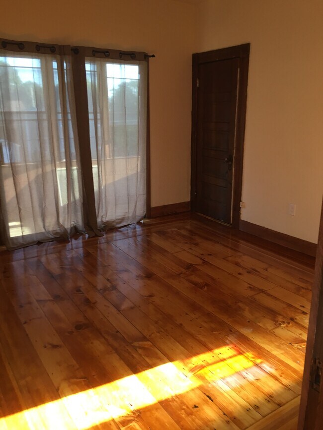 Building Photo - 58 Alma St