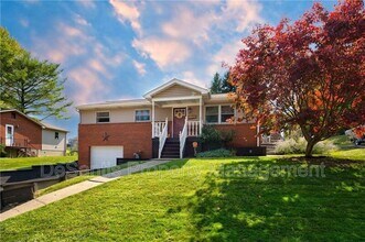 Building Photo - 5123 Yale Dr
