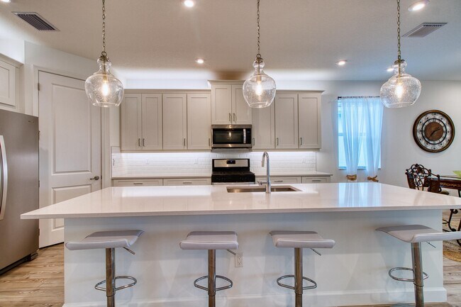 Building Photo - 10407 SW Aquila Wy