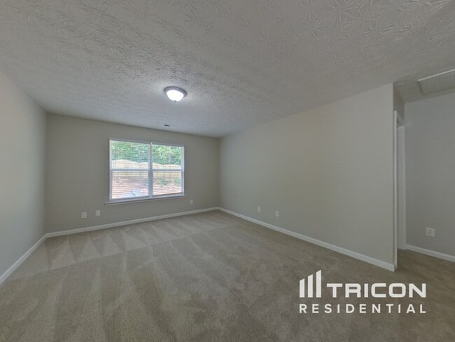 Building Photo - 6625 Waterton Ave SW