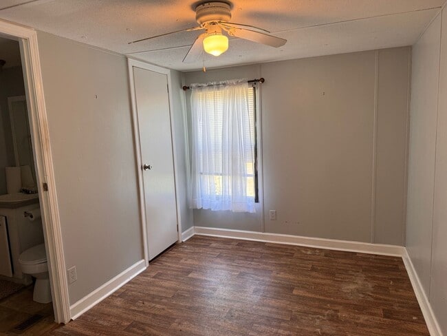 Building Photo - 2 BED, 2 BATH MOBILE HOME LOCATED IN ASHEBORO ON SOUTH LAKE DR!