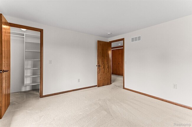 Building Photo - 3312 Palm Aire Ct