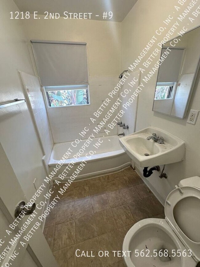 Building Photo - 1218 2nd St