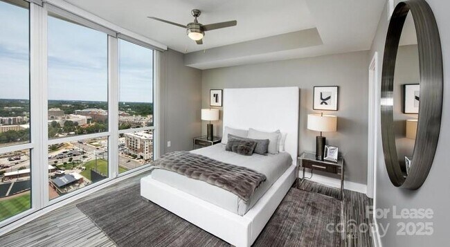 Building Photo - 225 S Poplar St