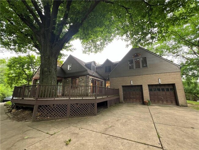 Building Photo - 127 Westland Dr