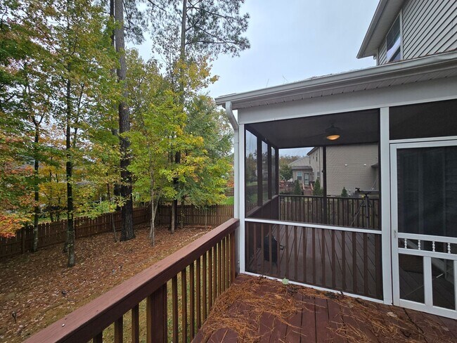 Building Photo - Spacious 4BR + Bonus, 4.5BA Home with 3-Car Garage in Brightleaf at the Park