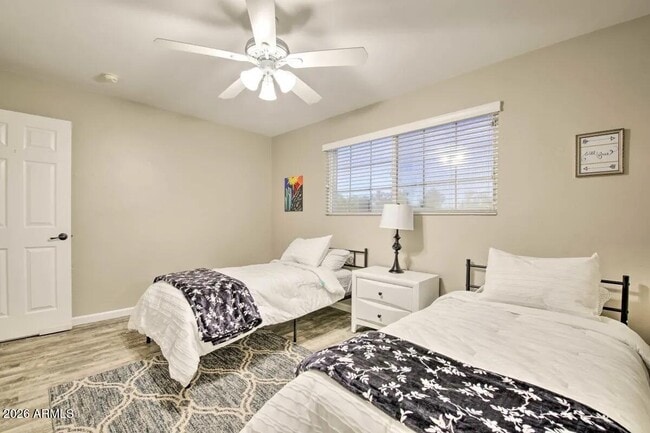 Building Photo - 609 S Priest Dr