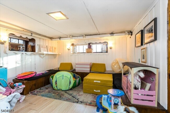 Building Photo - 398 Elmwood Ave