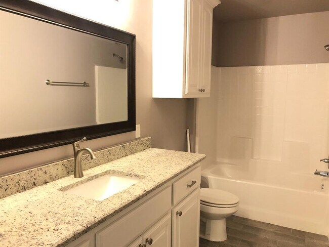 Building Photo - 1540 W Savannah Cir