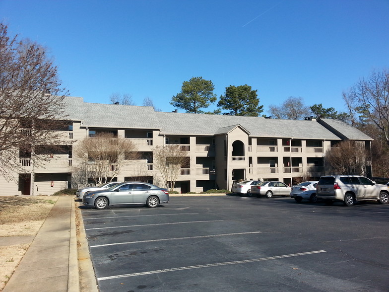 Parking Lot - 132 Edgewater Ln