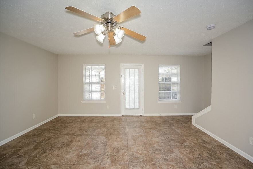 Building Photo - 3007 RG Buchanan Dr
