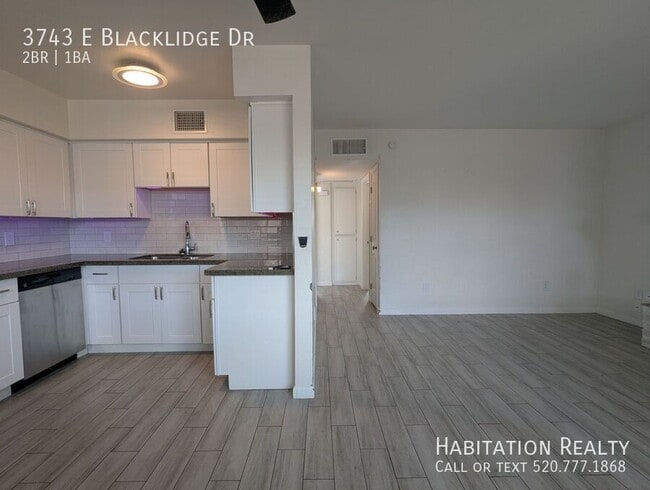 Building Photo - 3743 E Blacklidge Dr